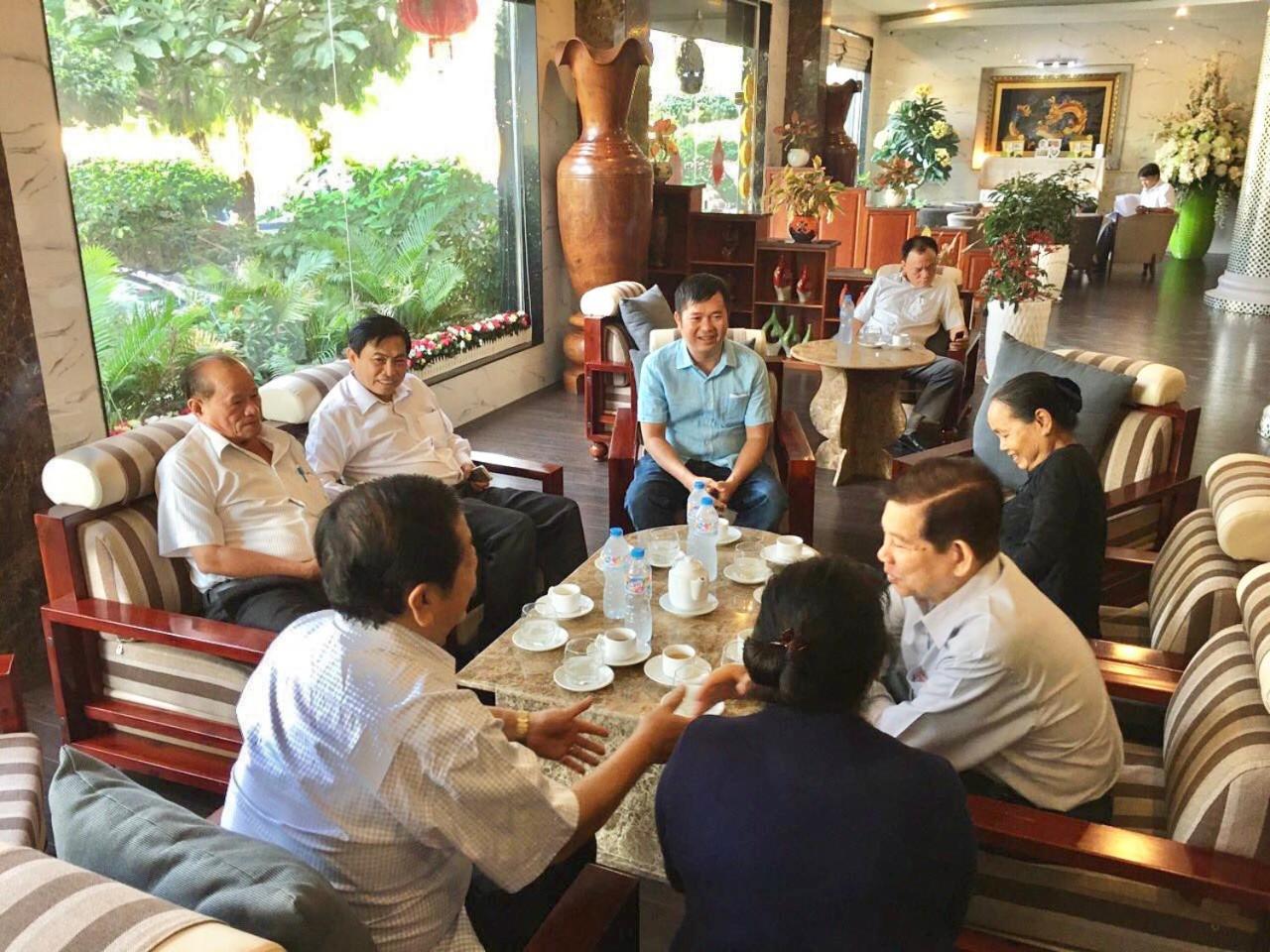 Long Bao Chau Hotel Thu Dau Mot Экстерьер фото