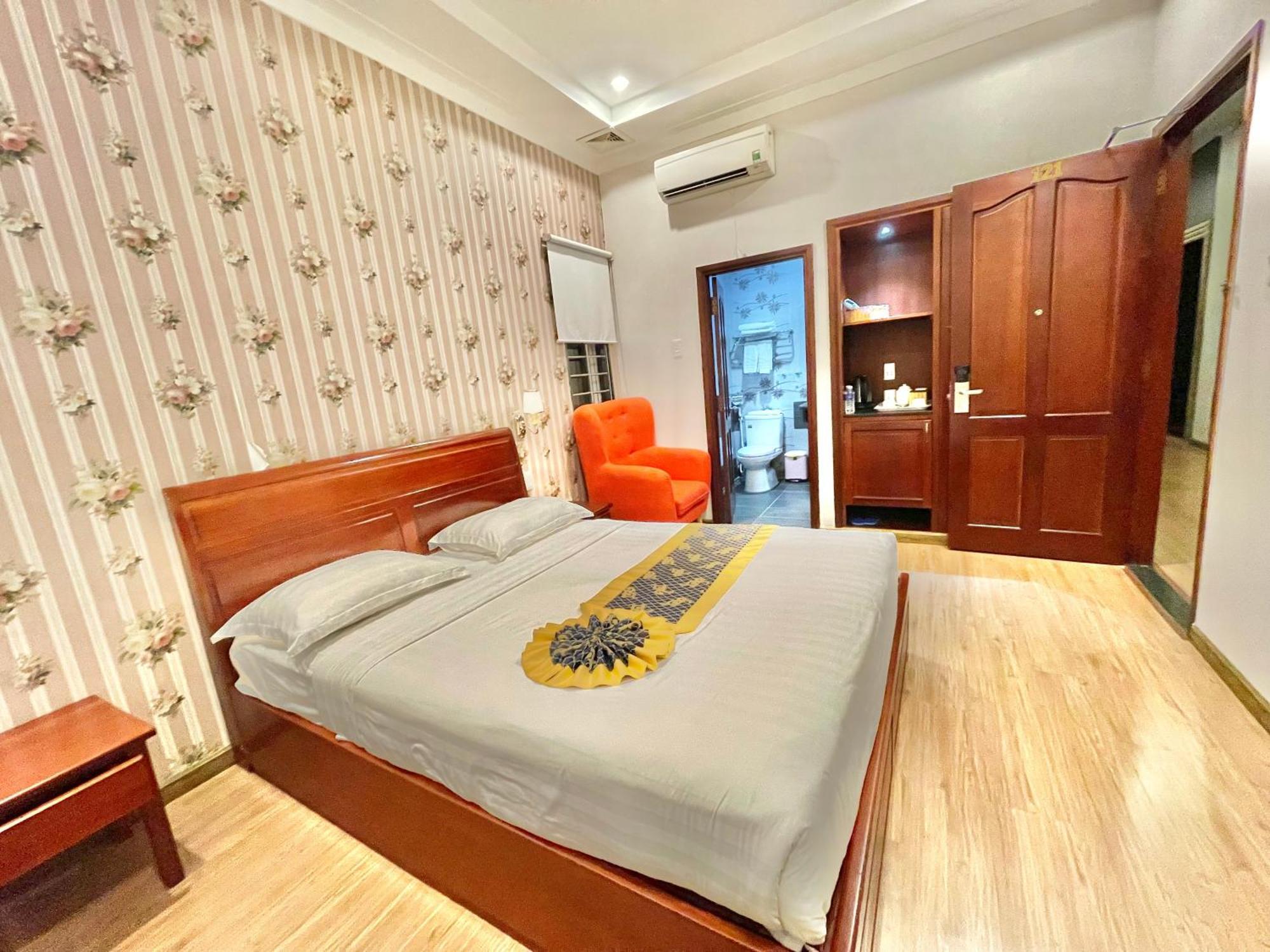 Long Bao Chau Hotel Thu Dau Mot Экстерьер фото