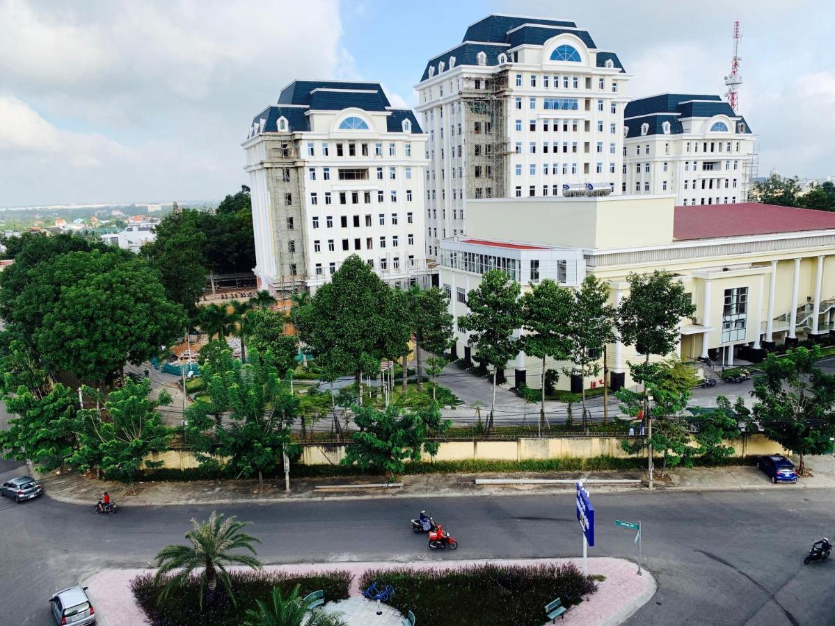 Long Bao Chau Hotel Thu Dau Mot Экстерьер фото